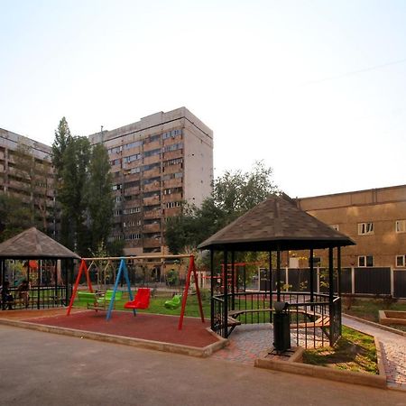 Cozy Studio In The Best Area! 5 Almaty Eksteriør bilde
